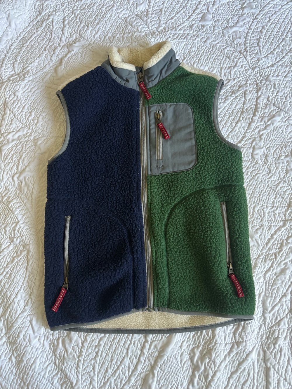 Hanna Andersson Kids Colorblock Sherpa Vest in Navy, Green & Cream